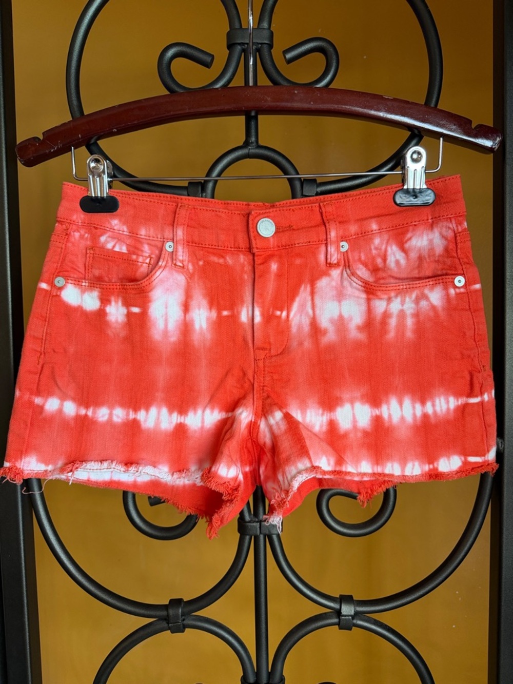BLANK NYC The Essex Classic Cutoff Shorts